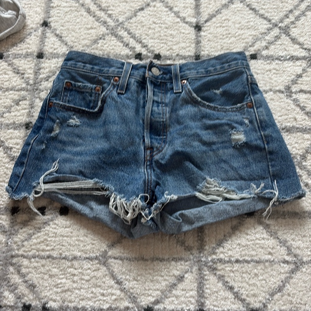 Levi’s 501 original fit high rise women’s shorts